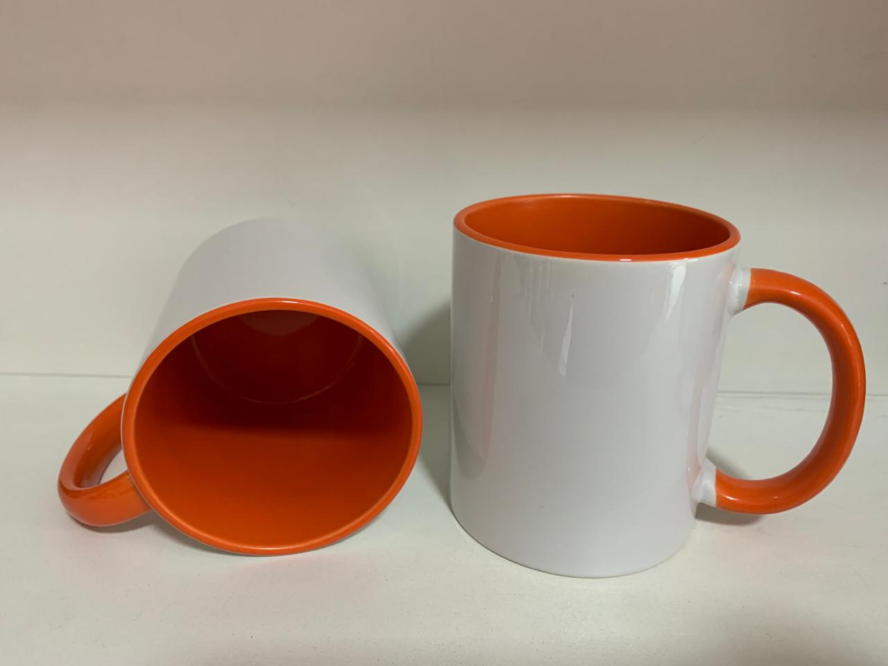 Caneca com Interior Laranja