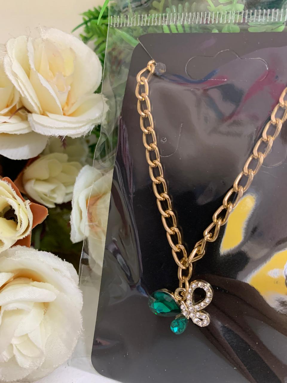 Chocker Borboleta Pedrarias