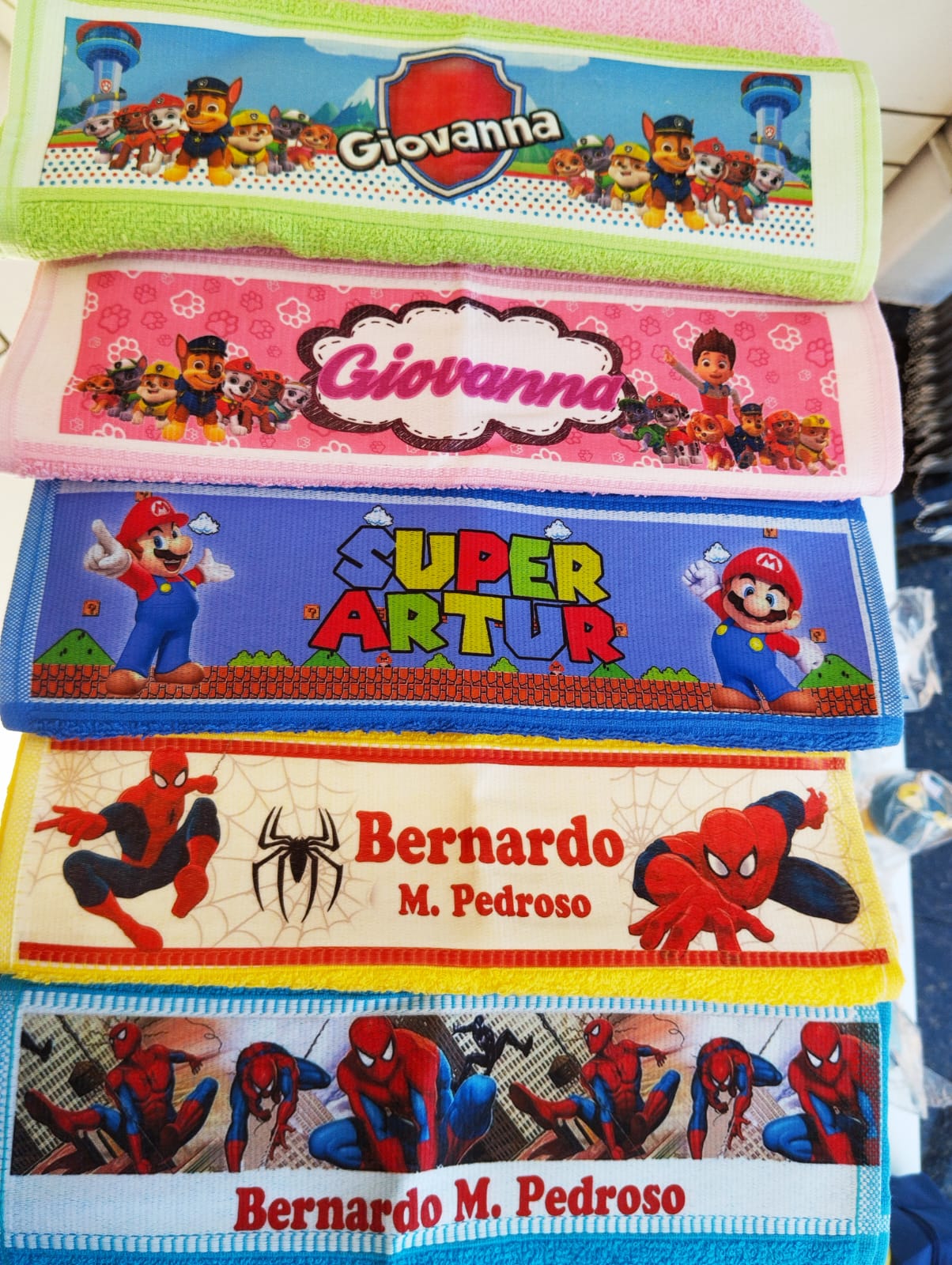 Toalhinhas personalizadas com personagem e nome