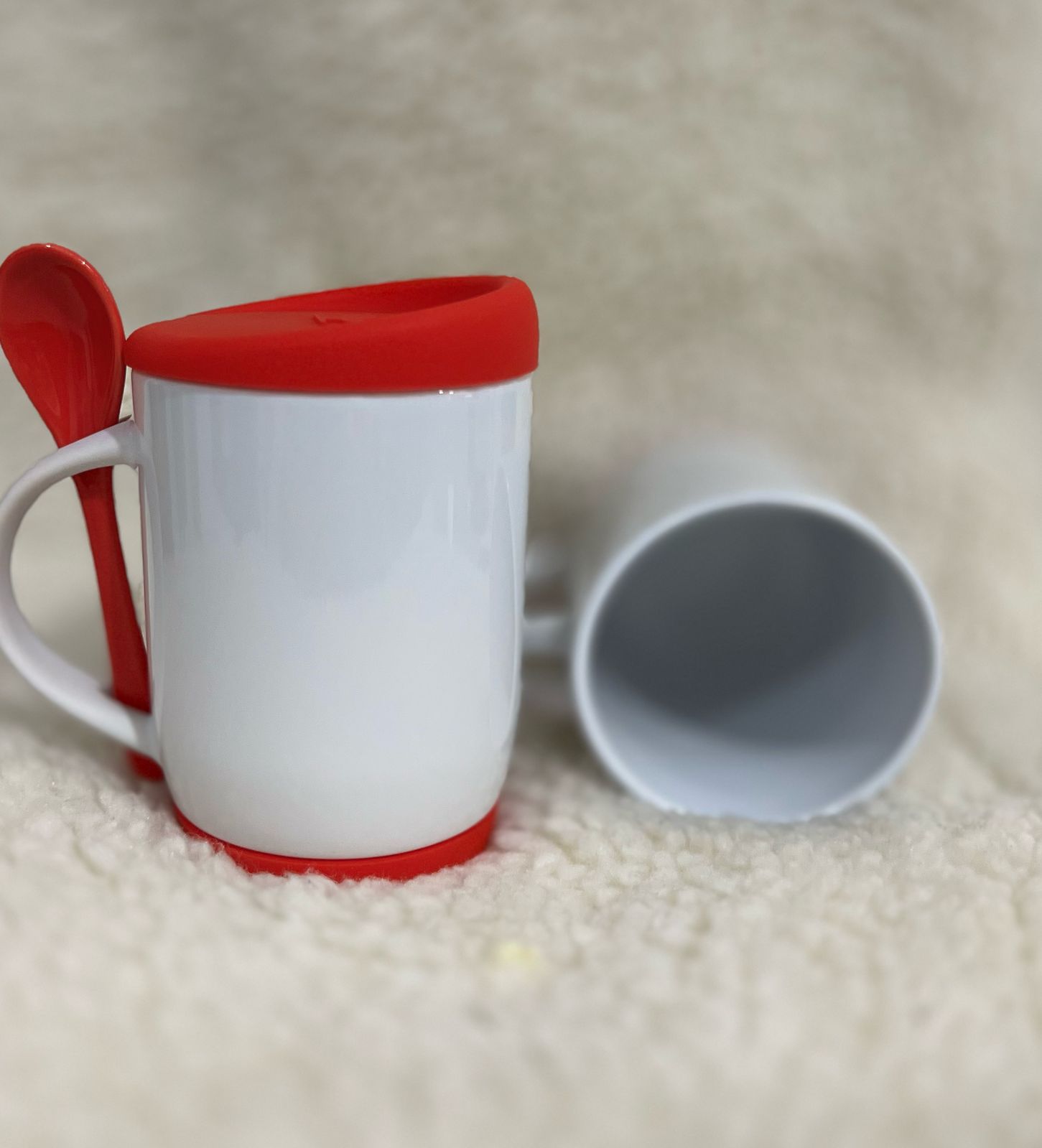 Caneca com tampa e colher
