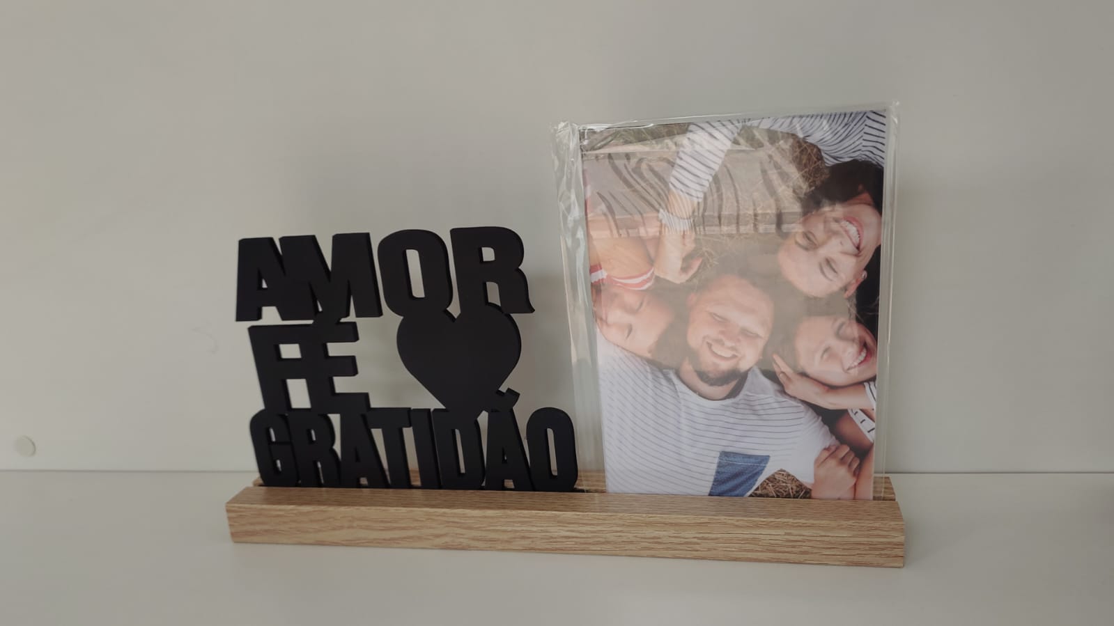 Porta retrato letreiro Amor, fe e gratidão